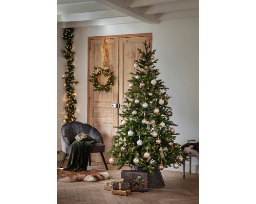 Everlands Allison pine kunstkerstboom groen - H 150 x D 97 cm - afbeelding 2